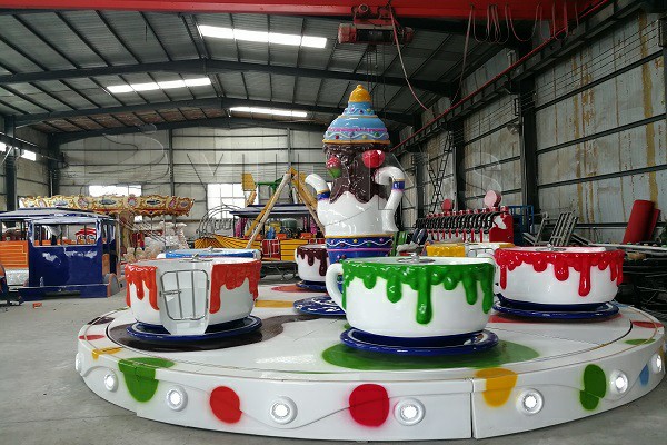 Spinning cup amusement ride for sale