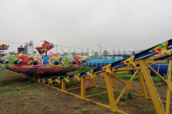amusement park flying Disk rides